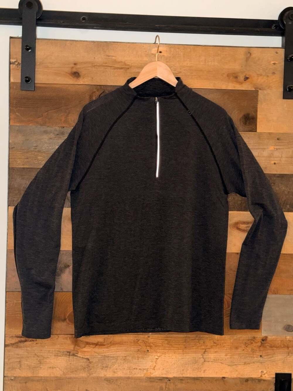 Lululemon Metal Vent Tech 1/2 Zip Size L Black Pullover 0880